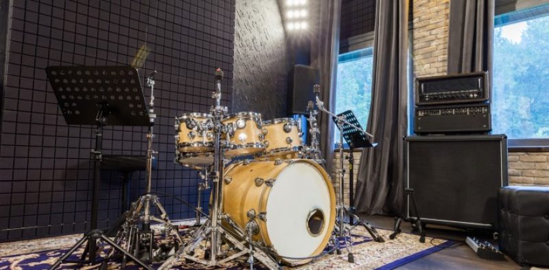 drum-set-in-a-professional-studio-to-record-sound-2023-11-27-05-12-42-utc (Small)